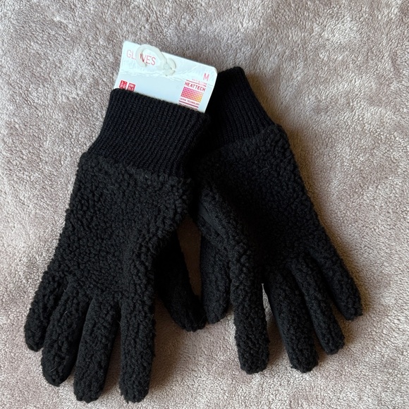 Uniqlo Heattech Black Knit Gloves - Picture 1 of 3